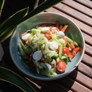 Салат с тофу и овощами