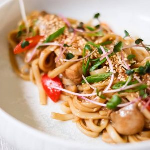 Удон с мясом цыпленка